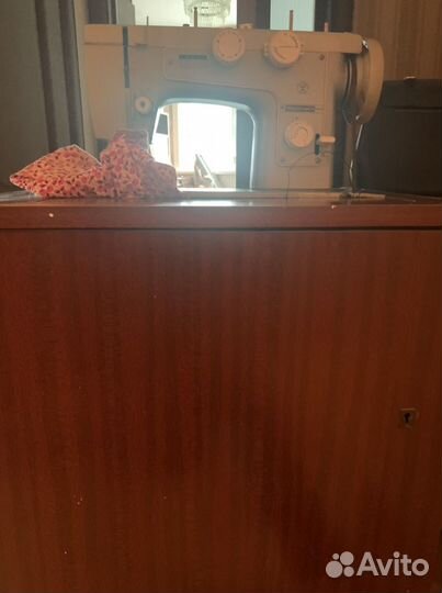 Швейная машина Подольск 142