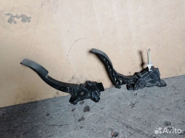 Педаль газа Skoda, Mitsubishi