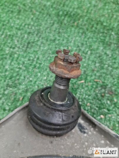 Рычаг передний левый toyota mark II