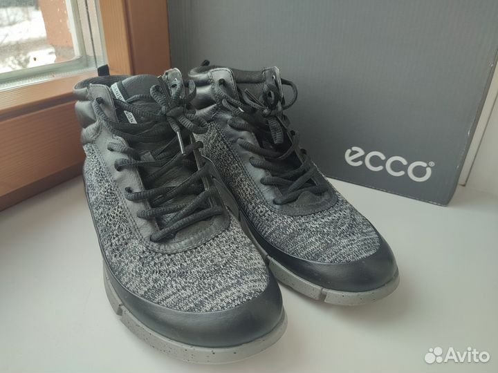 Кроссовки женские ecco