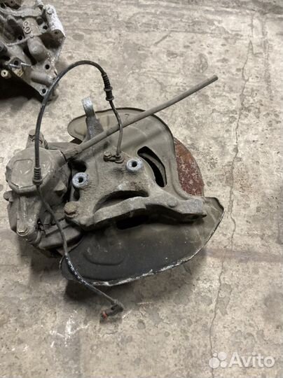 Кулак поворотный правый Mercedes W204