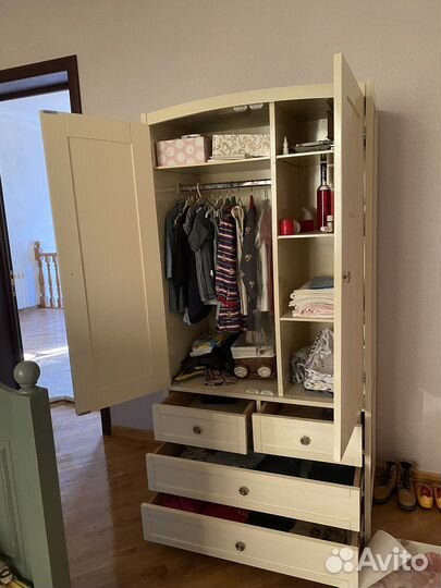 Шкаф, кровать, люлька