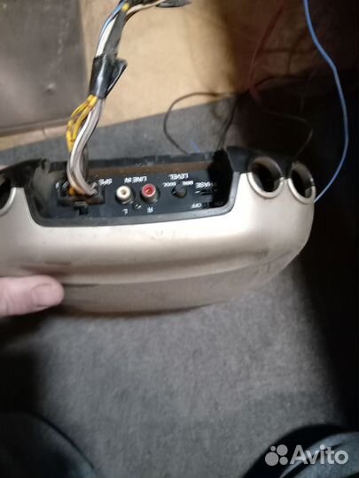 Активный саббуфер узкий под сиденье jvc