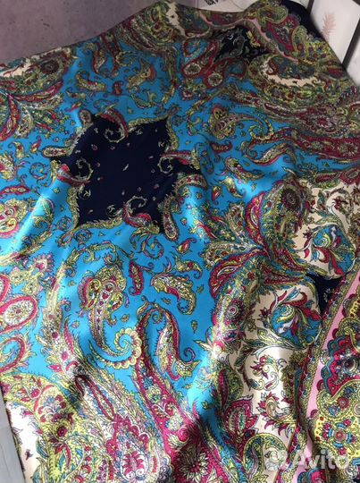 Новый. Шёлковый платок