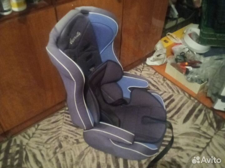 Автомобильное кресло