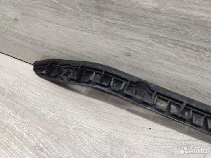 Кронштейн бампера Mercedes C W204