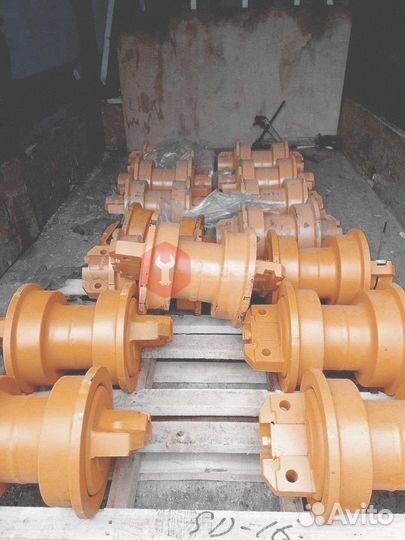 Каток поддерживающий Hitachi EX350K-5