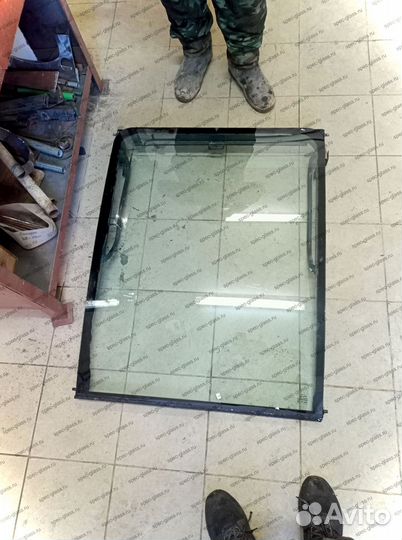 JCB Js 205 lc 2017- cтекло заднее левое