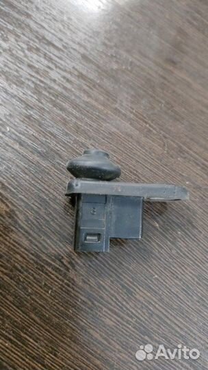 Концевик Mitsubishi Pajero 4 3.2D 2007