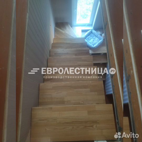 Лестница на металлическом каркасе