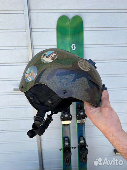 Горные лыжи, шлем, крепления