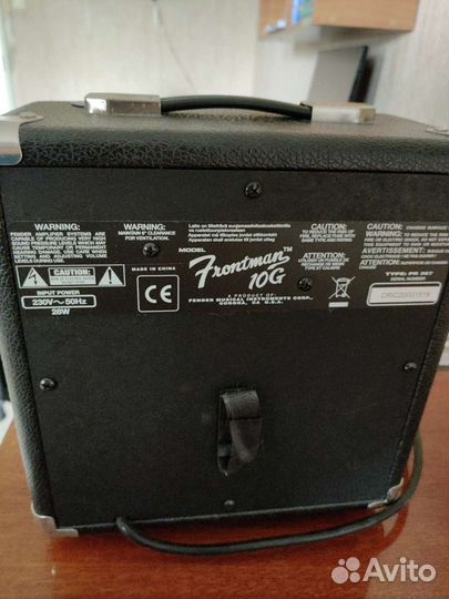 Электрогитара с комбоусилителем