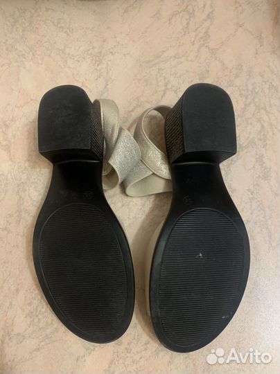 Босоножки женские