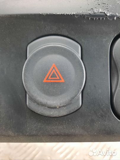 Кнопка аварийной сигнализации Ниссан Алмера G15