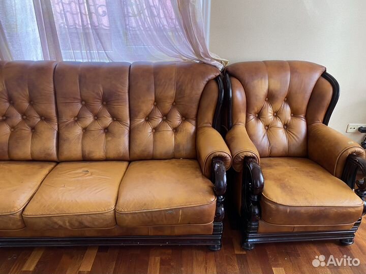 Кожаный диван бу