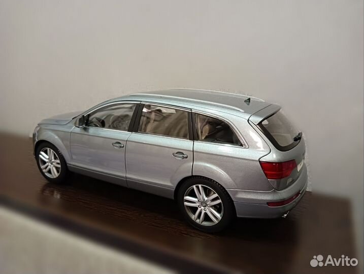 1:18 Audi Q7 Kyosho коллекционная модель
