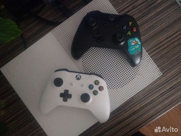 Игровая приставка xbox one s