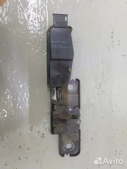 Активатор замка двери багажника Audi Q7 4LB 4.2