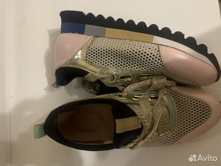 Кроссовки женские 36