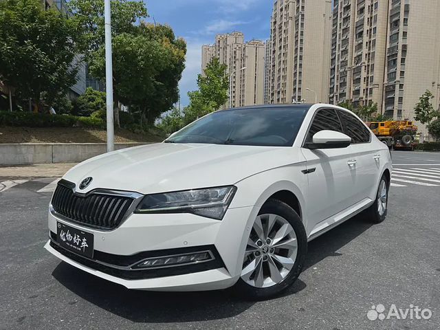 Skoda Superb 2.0 AMT, 2020, 52 000 км с пробегом, цена 2150000 руб.