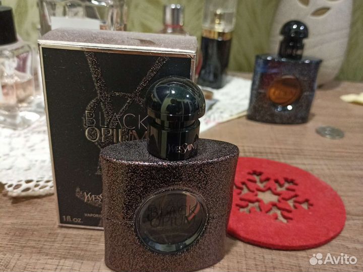 Остатки от духов, флаконы и коробки