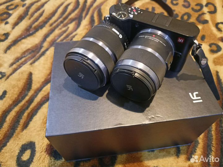 Компактный фотоаппарат YI