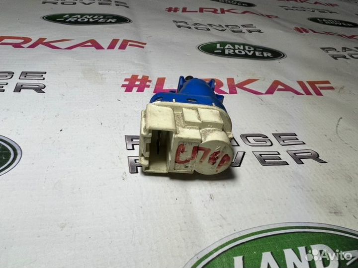 Датчик педали тормоза Land Rover Discovery 4