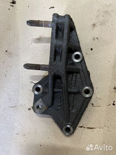 Кронштейн двигателя Chevrolet epica 2.5