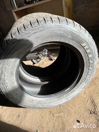 Bridgestone Blizzak DM-V1 265/65 R18