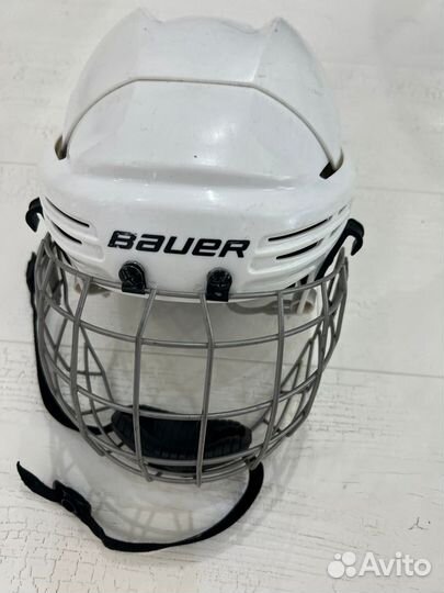 Хоккейный шлем