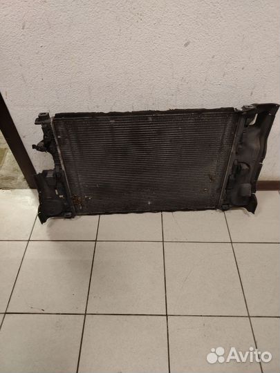 Радиатор охлаждения двигателя Volvo хс60 XC70