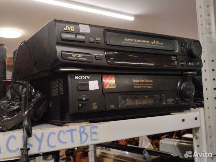 Видеомагнитофон JVC