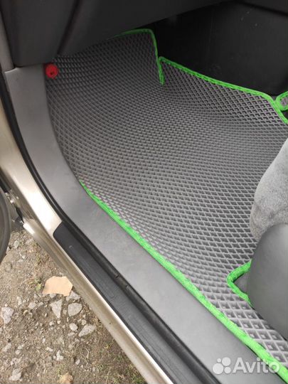 Автомобильные коврики на Toyota Harrier