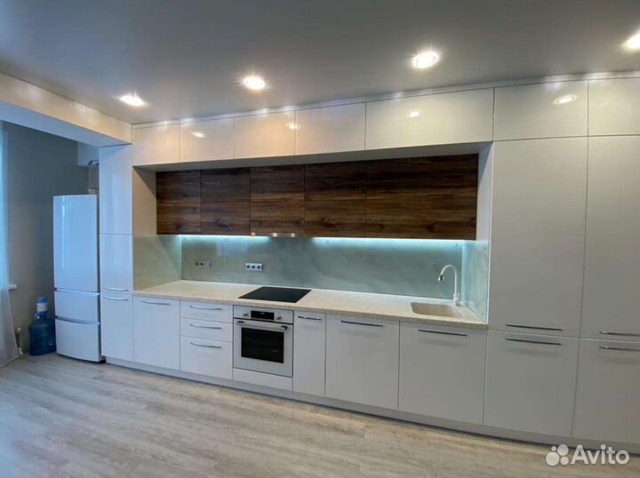 Кухонный фартук из стекла