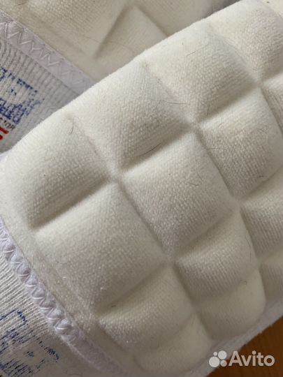 Наколенники