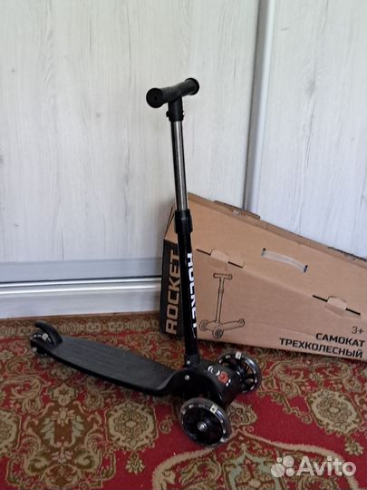 Самокат детский трехколесный новый