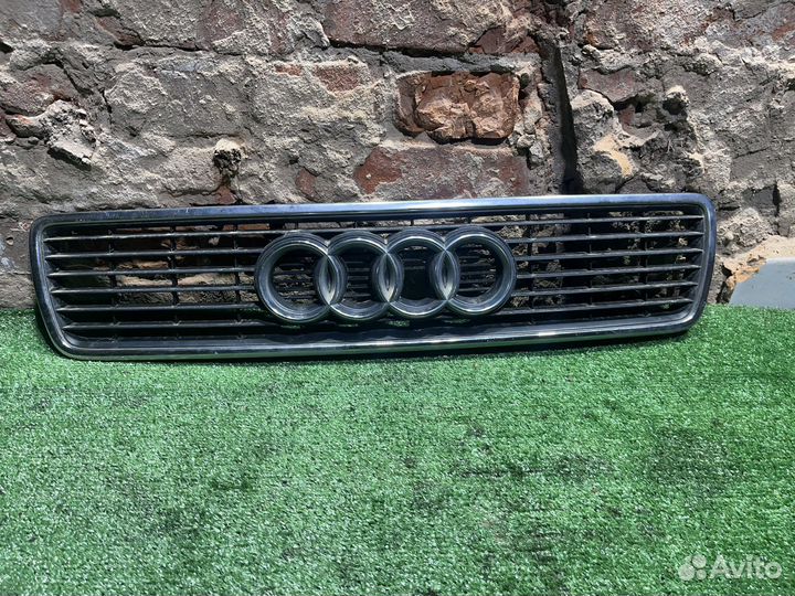 Решетка радиатора Audi 80 B4
