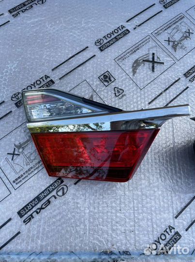 Фонарь в крышку багажника Toyota Camry v55