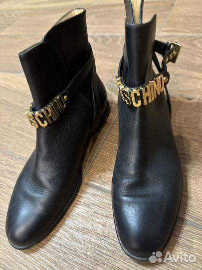 Продам ботинки Moschino