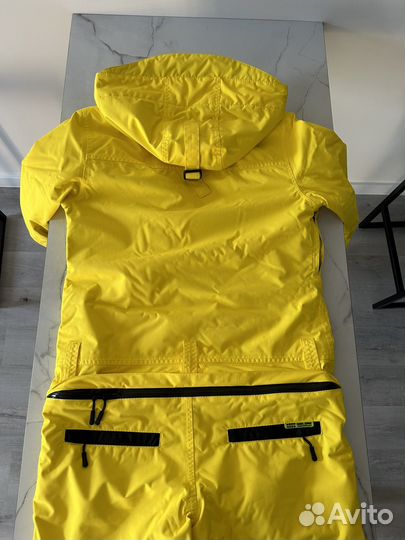 Горнолыжный комбинезон