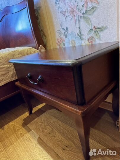 Спальный гарнитур натуральное дерево