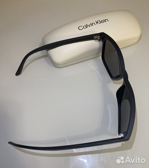Женские солнцезащитные очки calvin klein