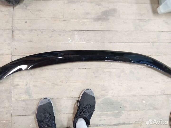 Спойлер капота