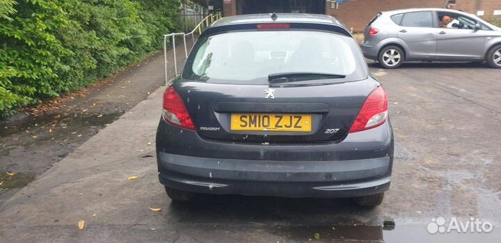 Накладка двери (крышки) багажника Peugeot 207