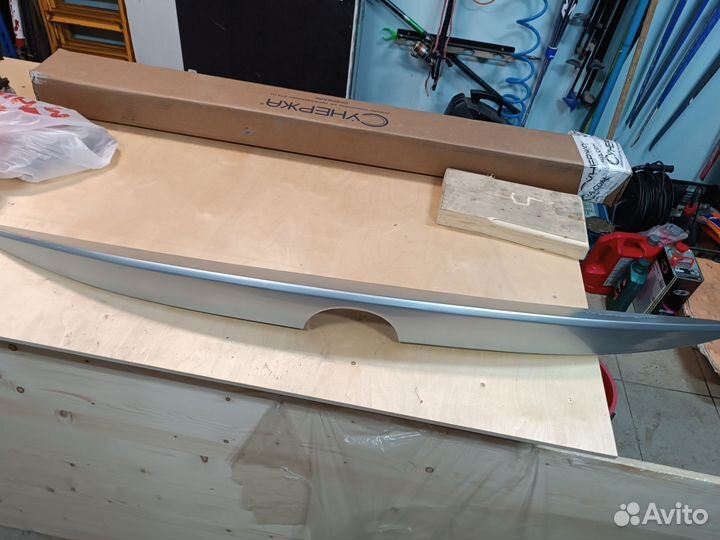 Спойлер, накладка двери багажника