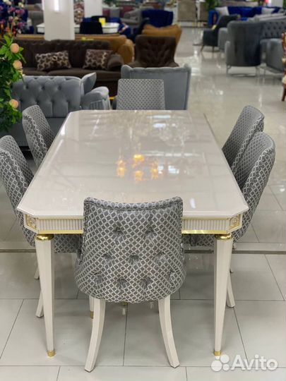 Стол кухонный со стульями