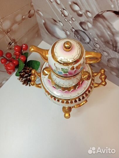 Самовар сувенирный.Розовая Гжель.Позолота