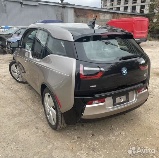 В разборе BMW i3 2015 год