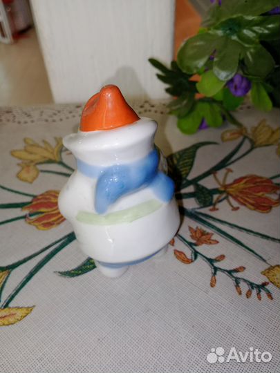 Фарфоровая статуэтка укутыш