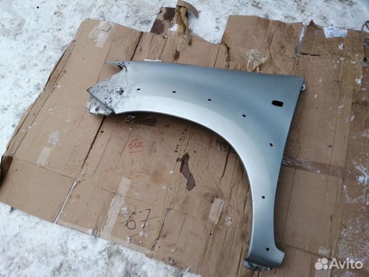 Крыло переднее левое Toyota Hilux 2010